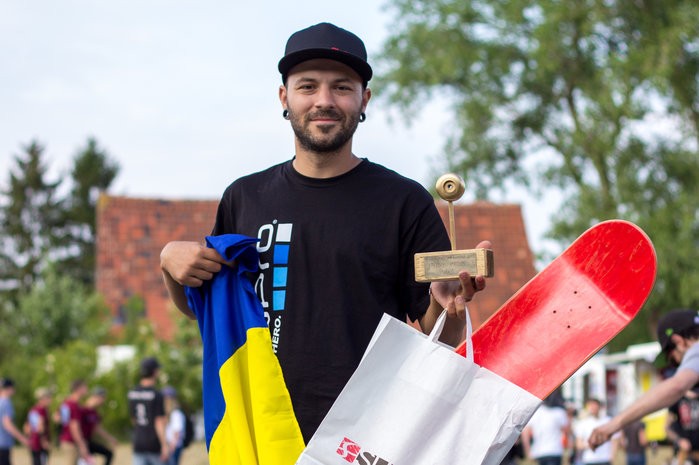 marius-constantin-este-campion-european-la-freestyle-skateboarding